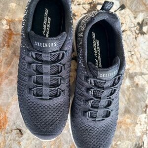 Skechers Women's Black Athletic Shoes